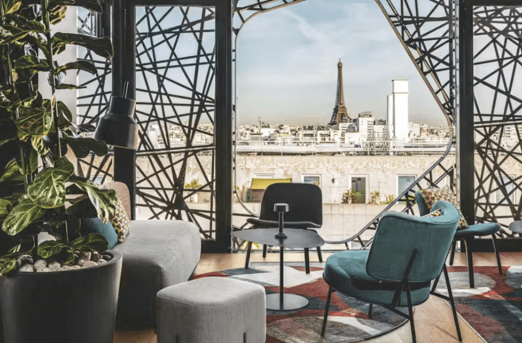 Il Volo Bar Rooftop: Stunning Eiffel Tower Views